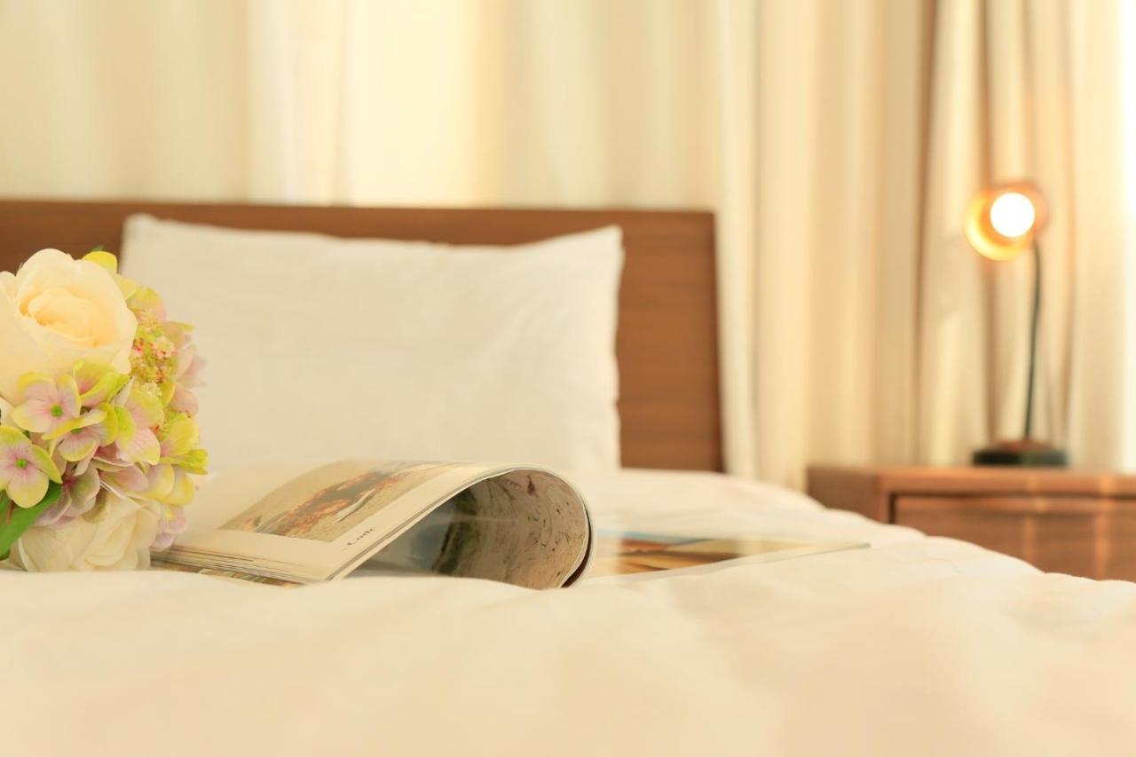 Sakuragawa Riverside Hotel - Vacation Stay 31893V Осака Экстерьер фото